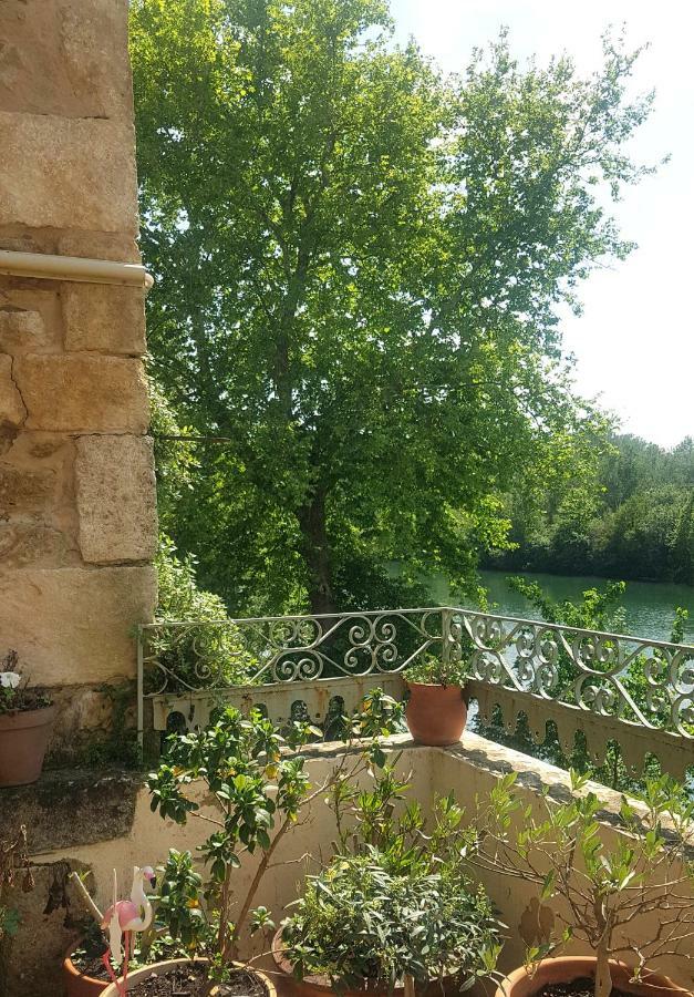 Gite face à la rivière -proche du pont du Gard- Montfrin Exterior foto